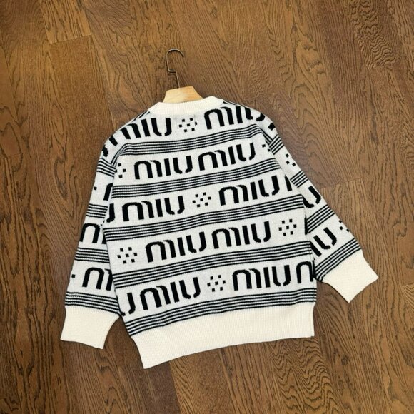 Miu Miu logo print round neck sweater - Picture 2 of 5